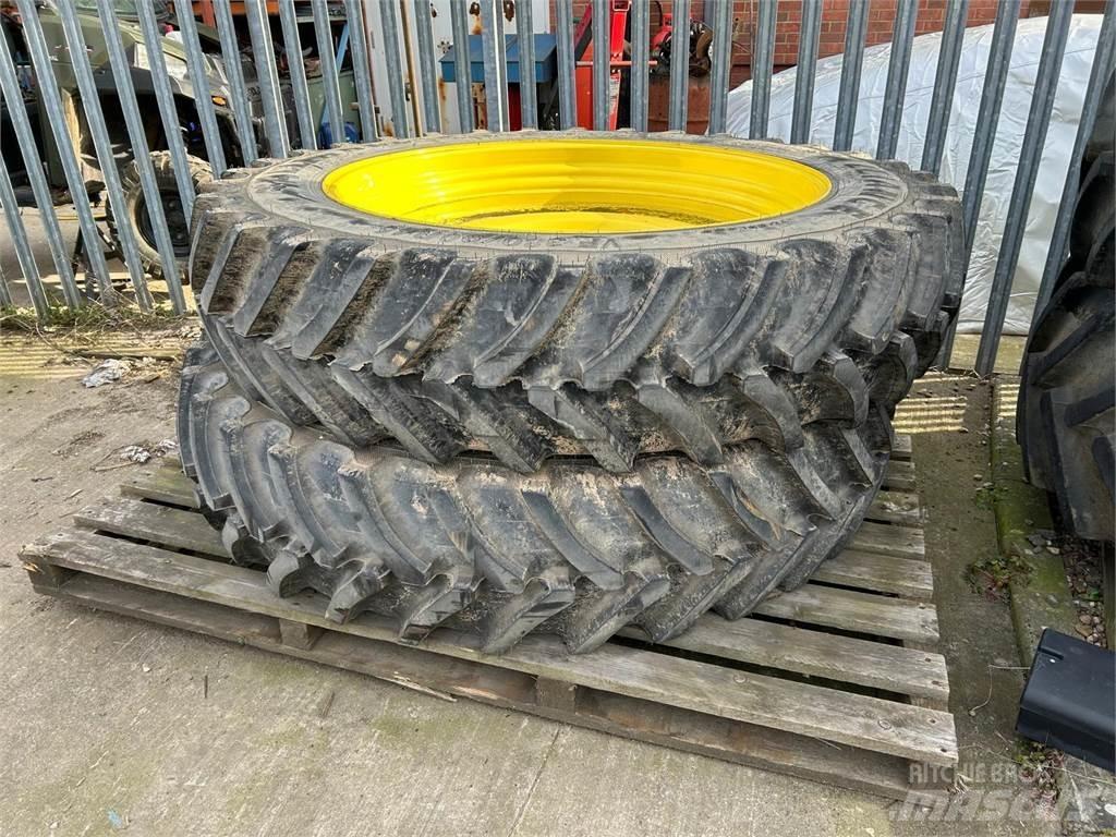 Row Crop Tyres Opony, koła i felgi