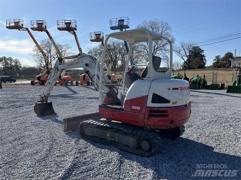 Takeuchi TB240 Minikoparki