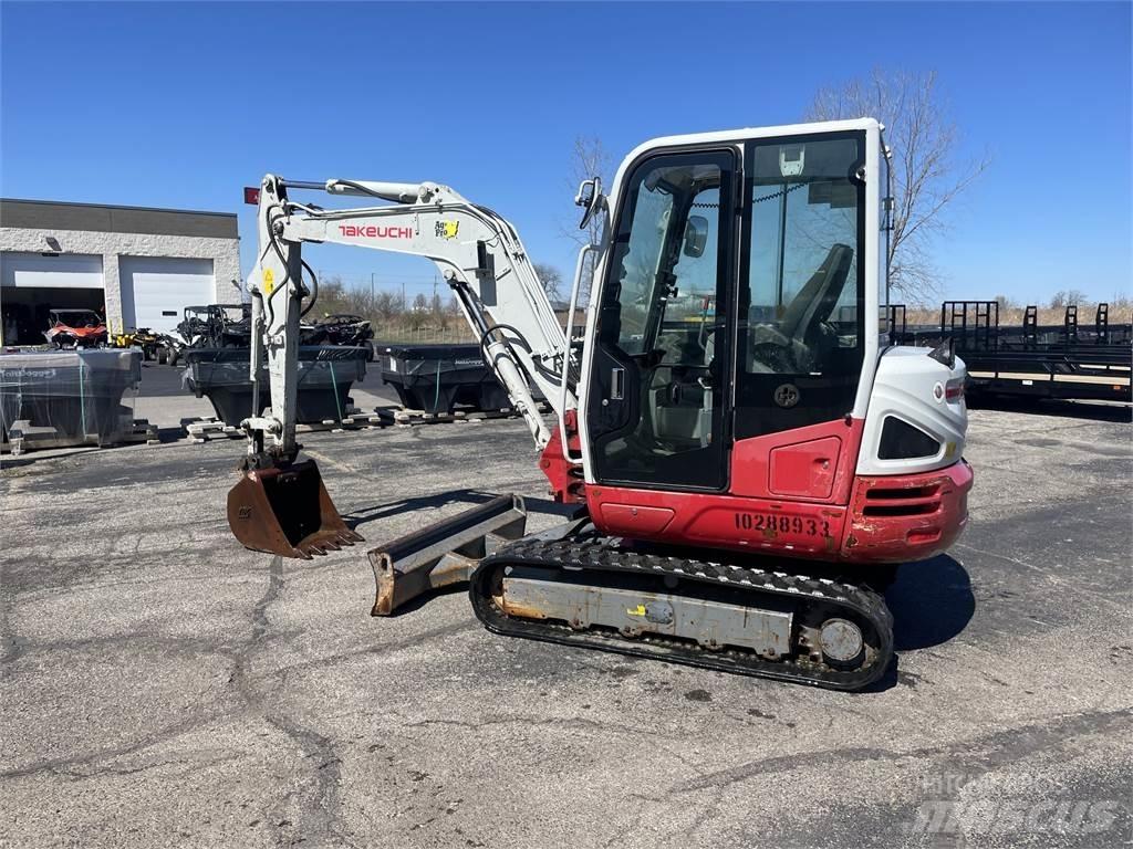 Takeuchi TB240C Minikoparki