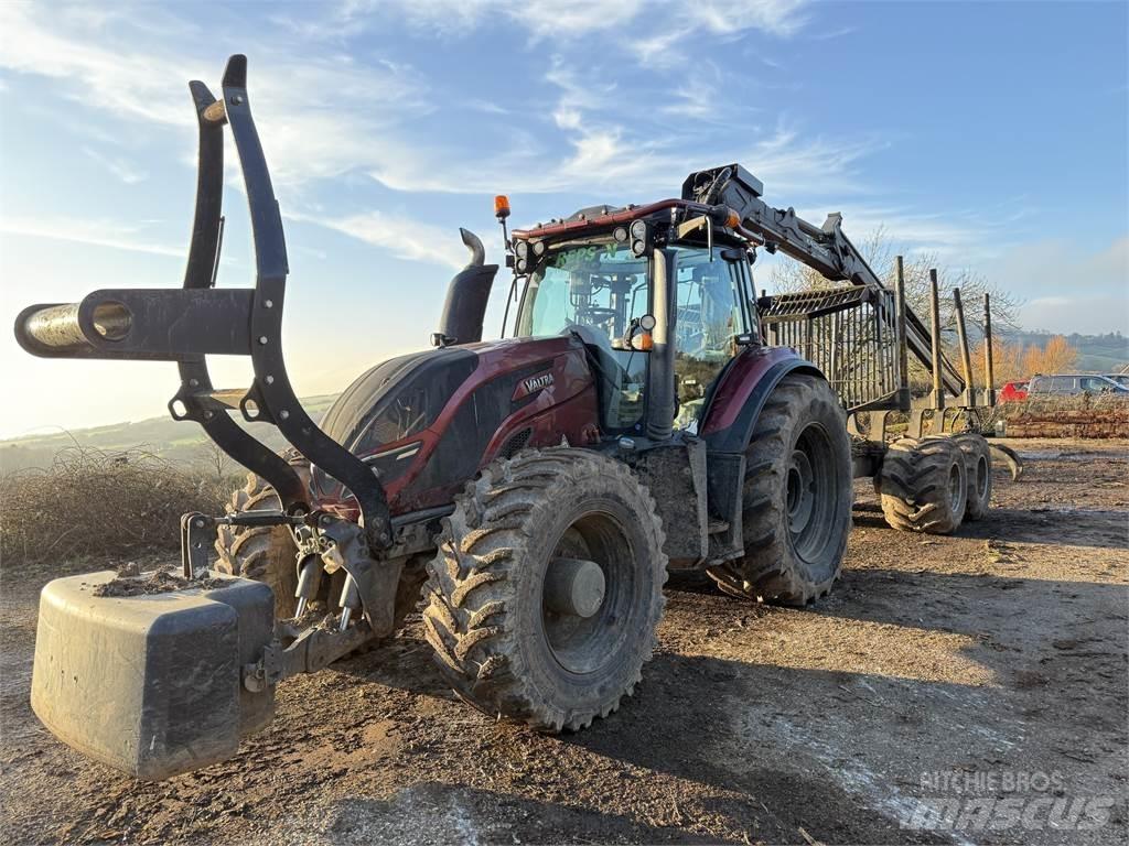 Valtra T174 Forwardery