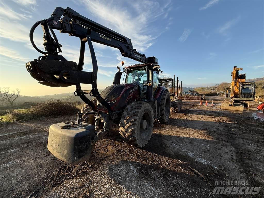 Valtra T174 Forwardery