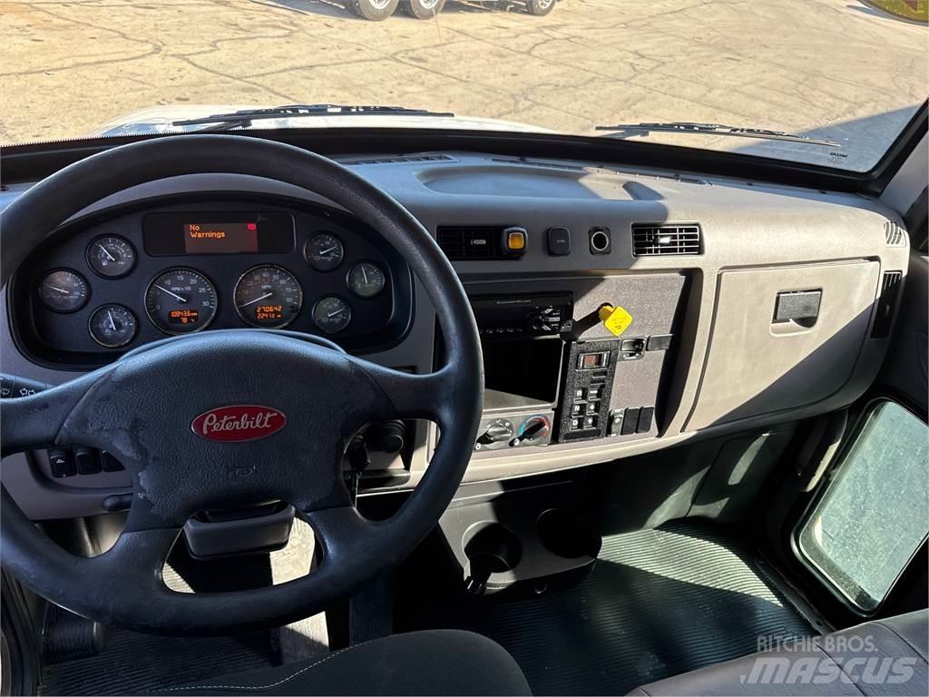 Peterbilt 337 Samochody ciężarowe ze skrzynią zamkniętą