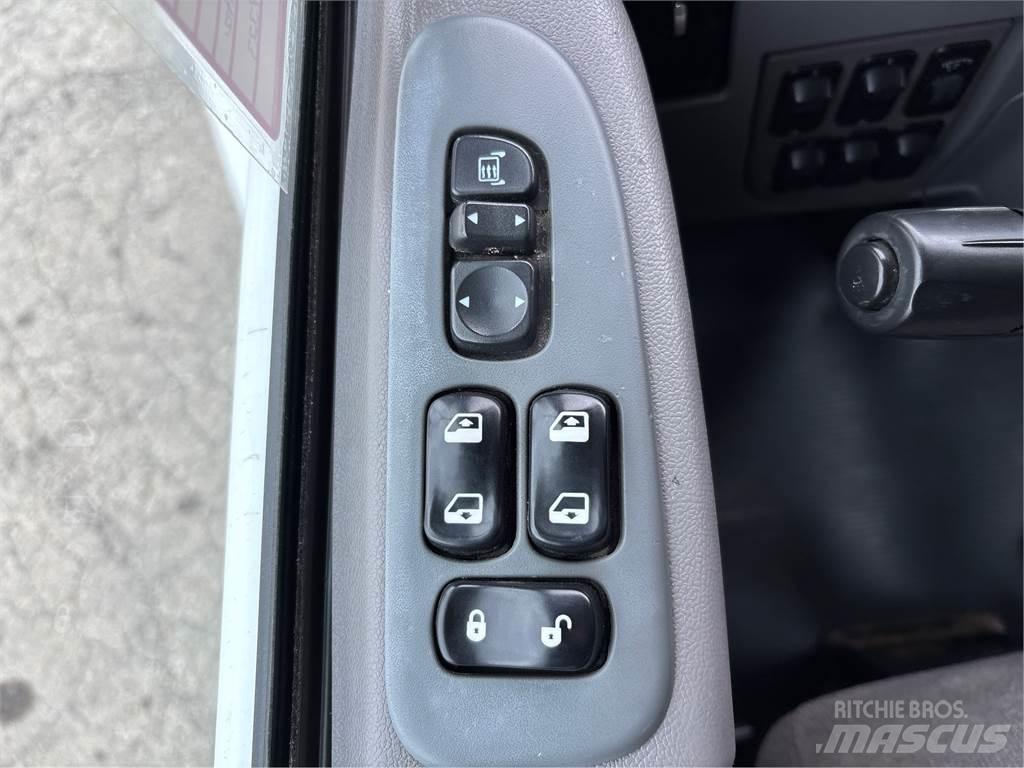 Peterbilt 337 Samochody ciężarowe ze skrzynią zamkniętą