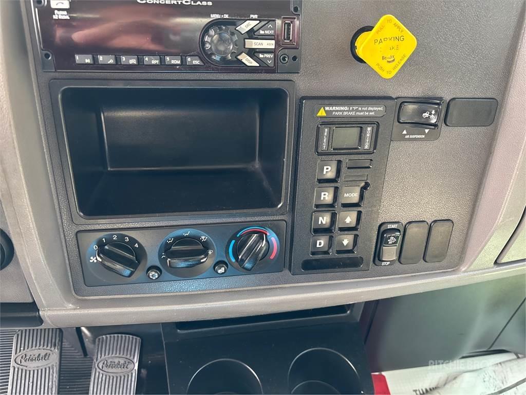 Peterbilt 337 Samochody ciężarowe ze skrzynią zamkniętą