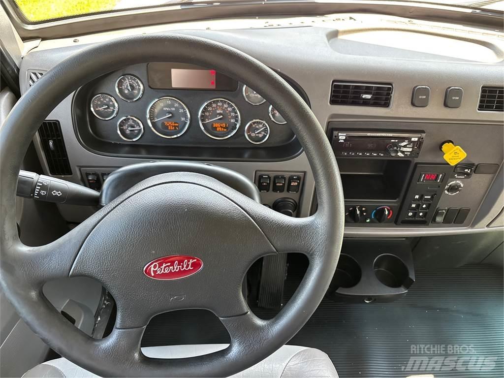 Peterbilt 337 Samochody ciężarowe ze skrzynią zamkniętą