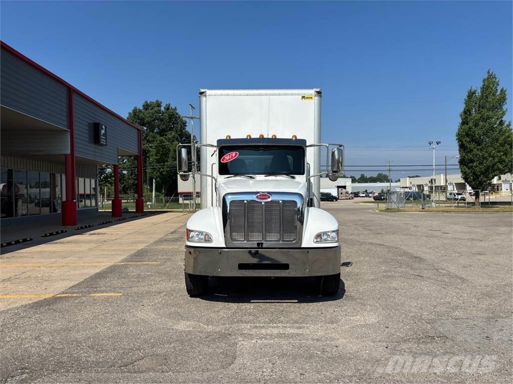 Peterbilt 337 Samochody ciężarowe ze skrzynią zamkniętą
