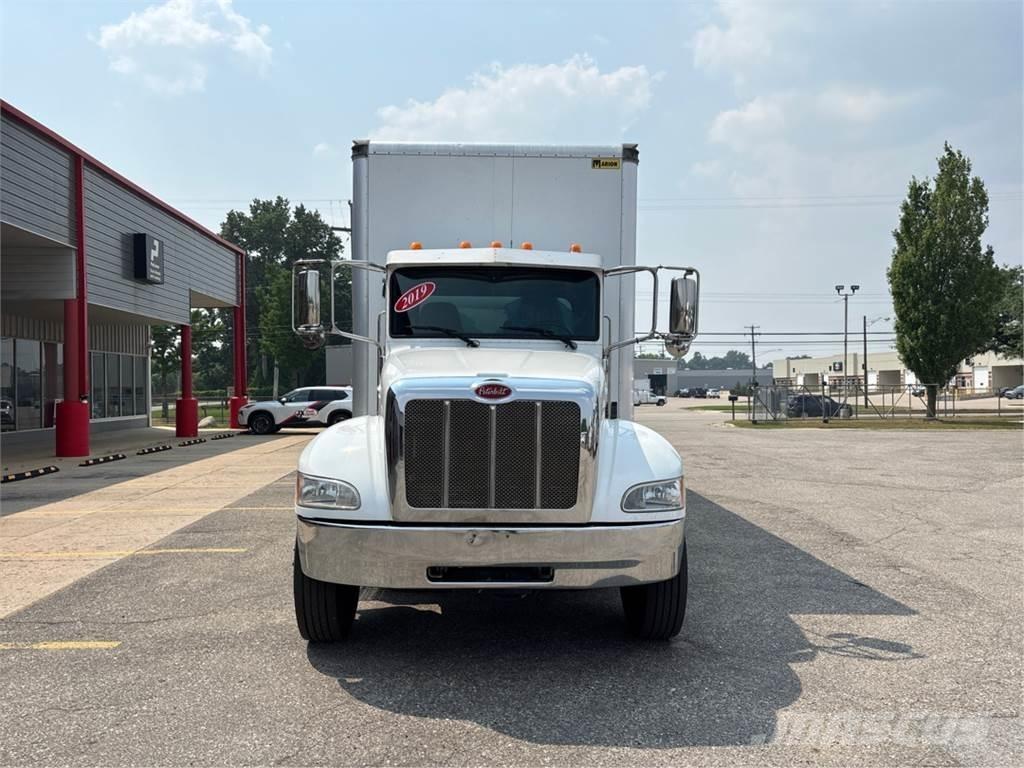 Peterbilt 337 Inne