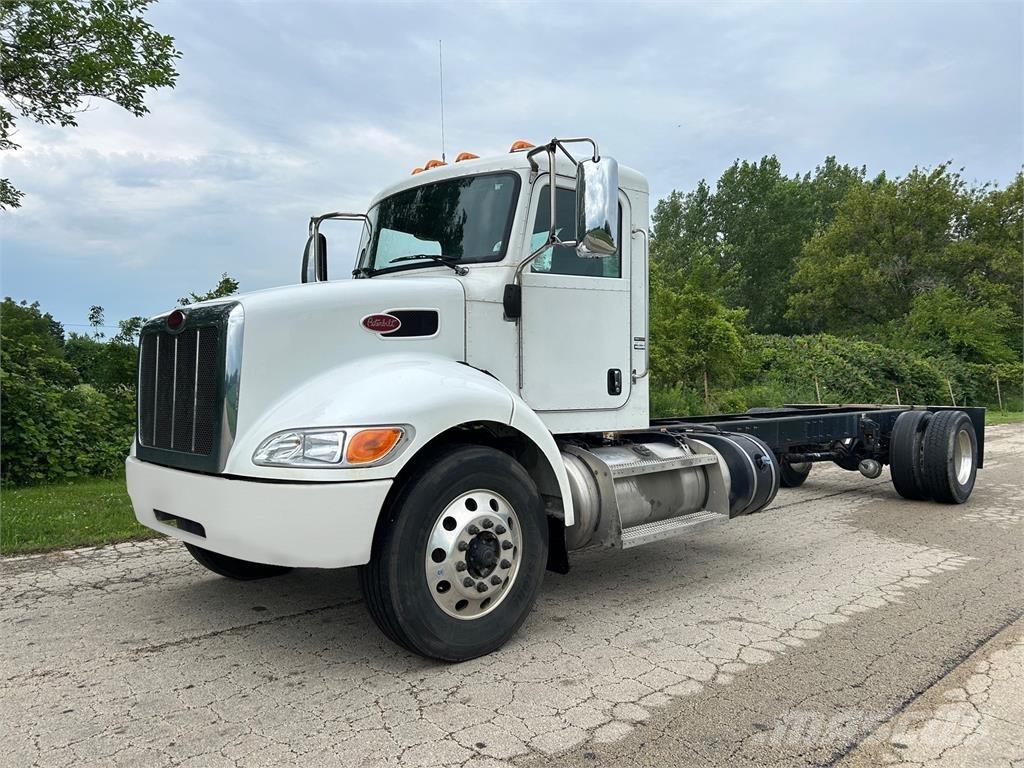 Peterbilt 337 Inne