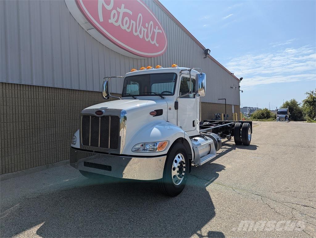 Peterbilt 337 Inne