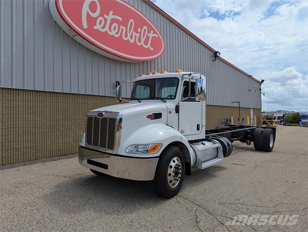 Peterbilt 337 Inne