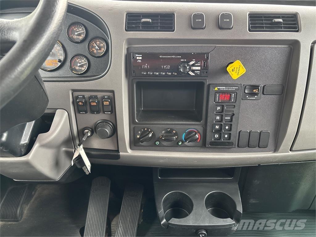 Peterbilt 337 Inne
