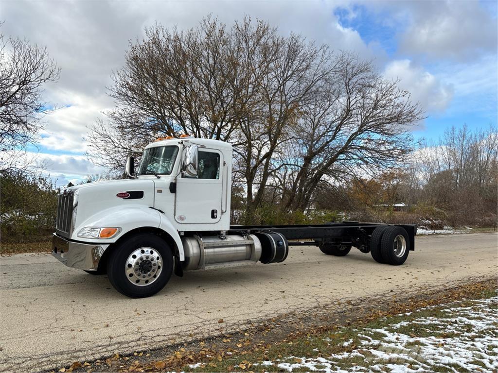 Peterbilt 337 Inne