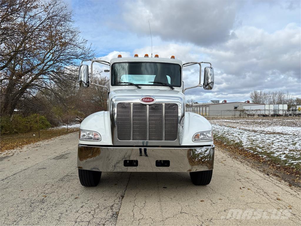Peterbilt 337 Inne