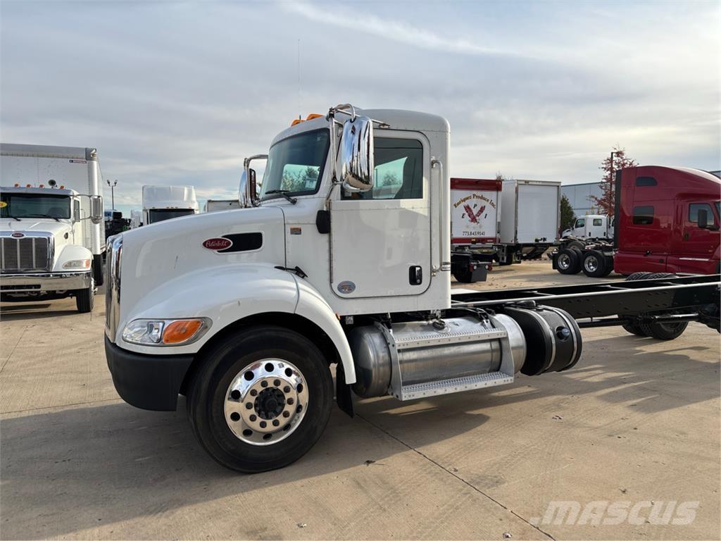 Peterbilt 337 Inne