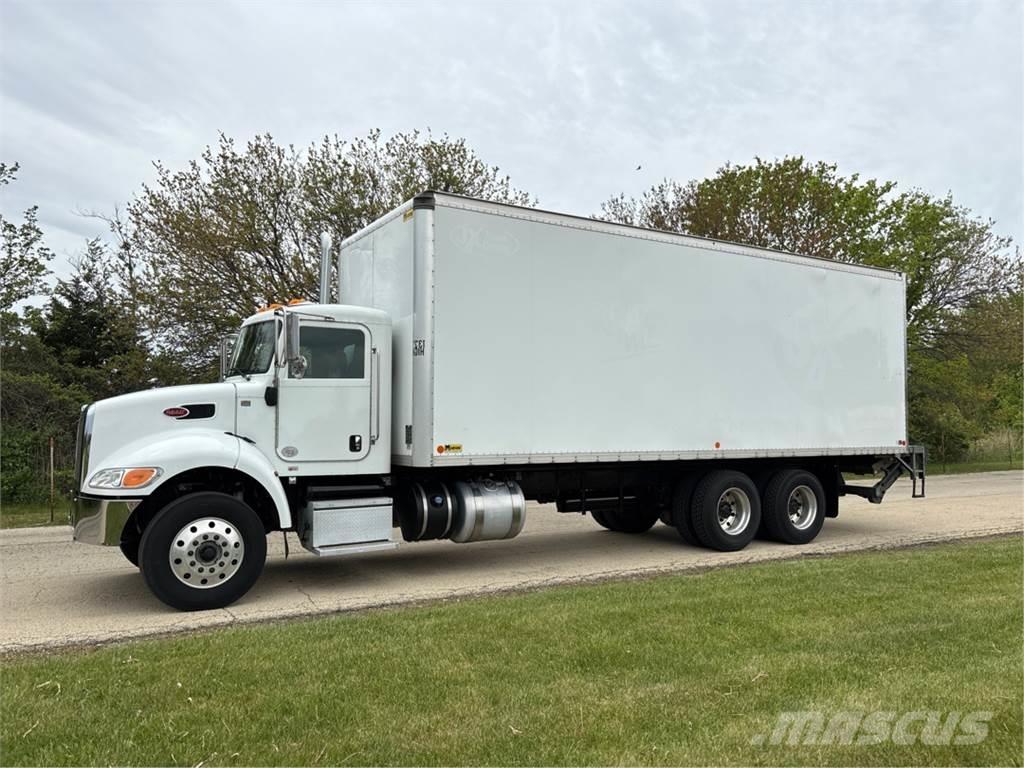 Peterbilt 348 Samochody ciężarowe ze skrzynią zamkniętą