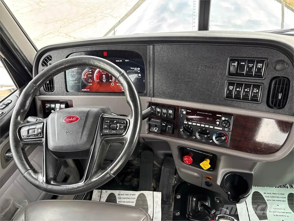 Peterbilt 389 Inne