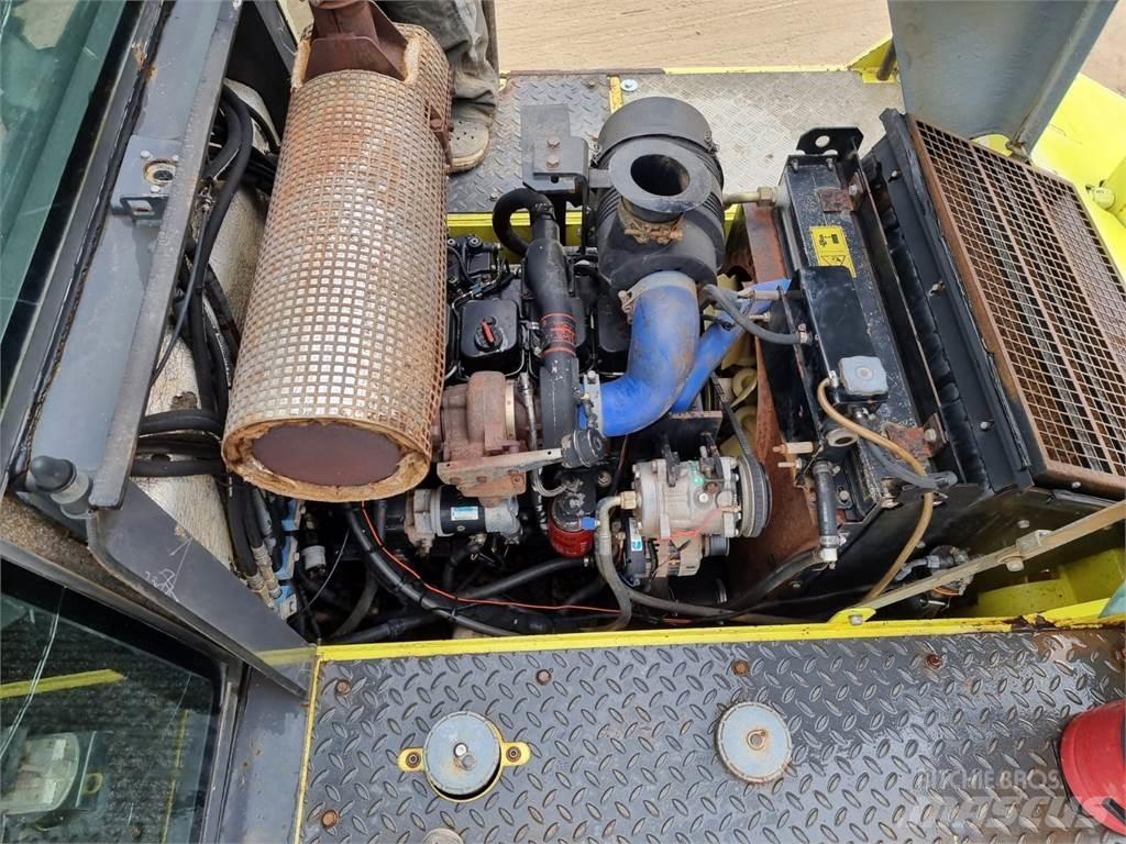 Ammann AP240 Walce ogumione