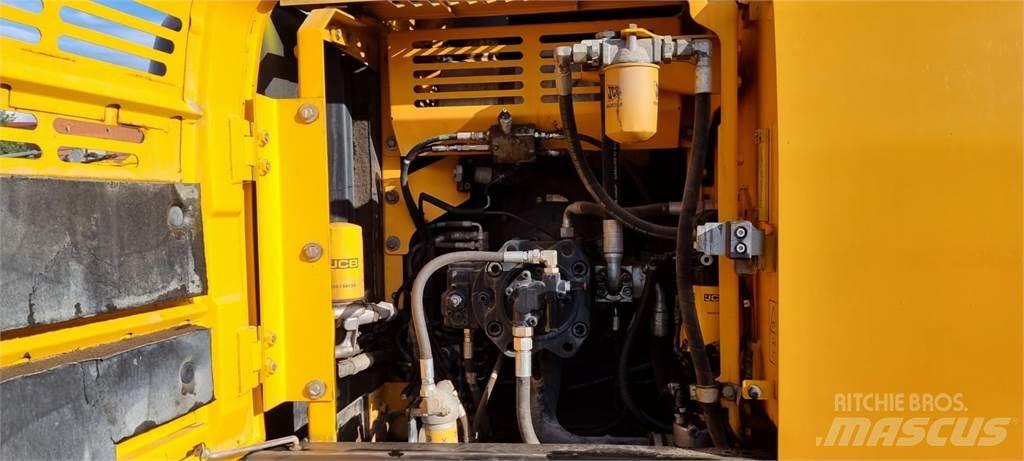 JCB JS220LC Plus + Koparki gąsienicowe