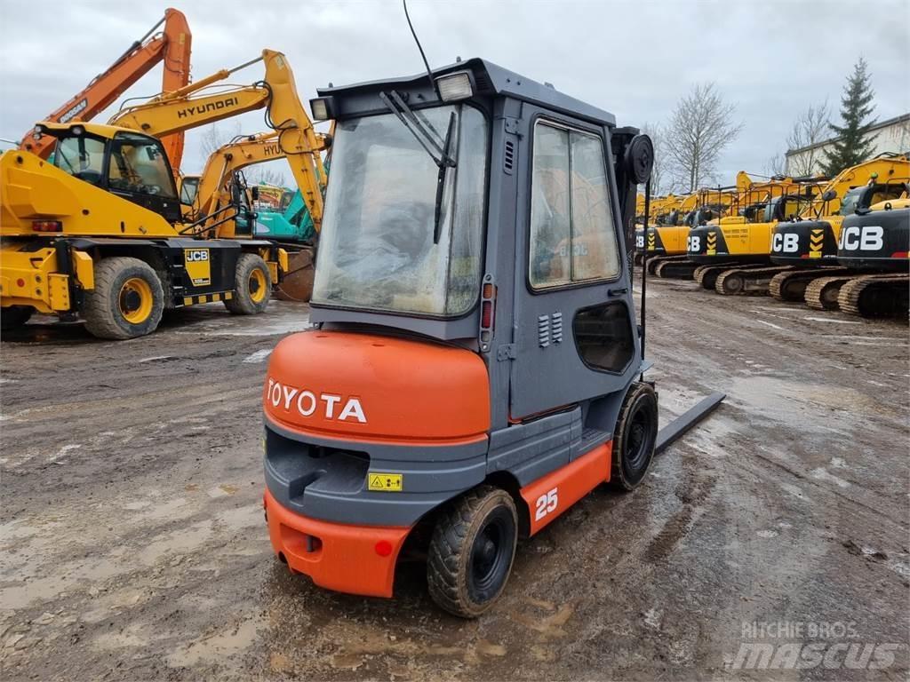 Toyota FD25 Wózki Diesla