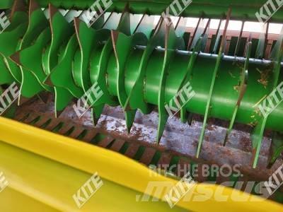 John Deere 568 Prasy zwijające
