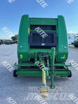John Deere 854 Prasy zwijające