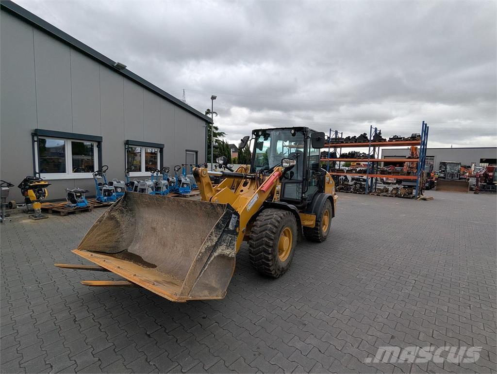 CAT 906 Ładowarki kołowe