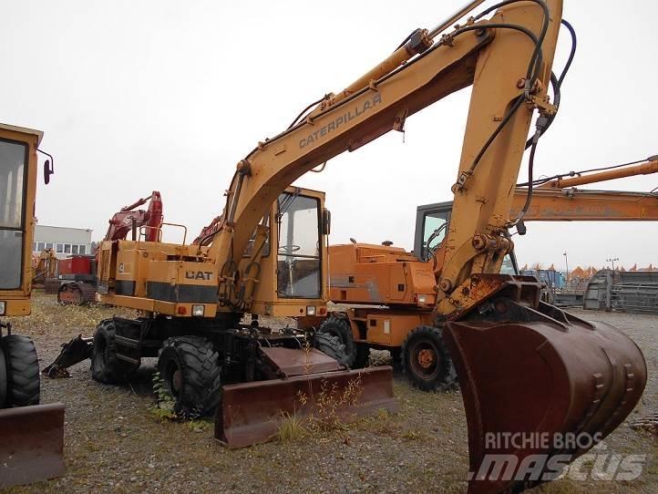 CAT 212B FT Koparki kołowe