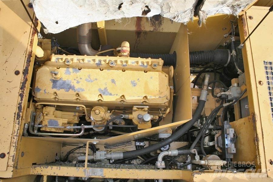 CAT 214B Koparki kołowe