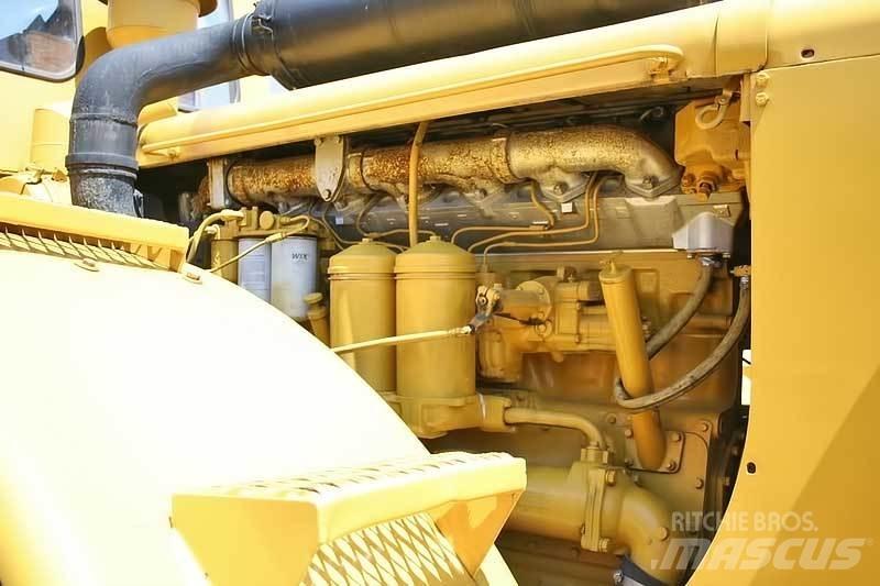 CAT 824B Spycharki kołowe