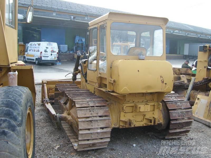 CAT D4 Spycharki gąsienicowe