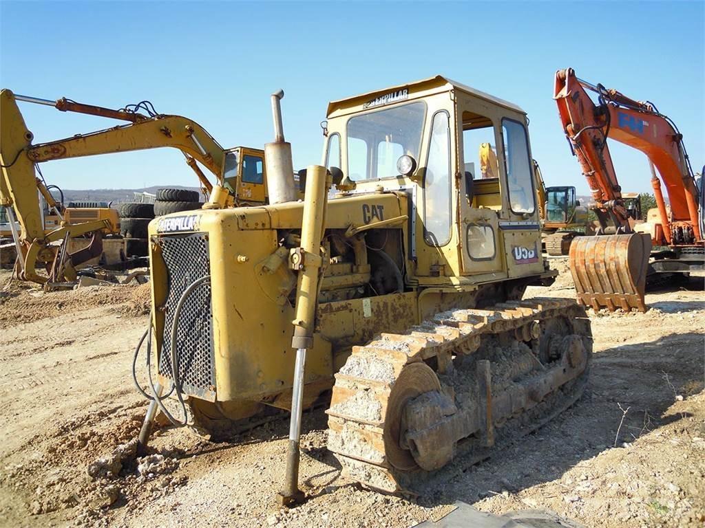 CAT D5B Spycharki gąsienicowe