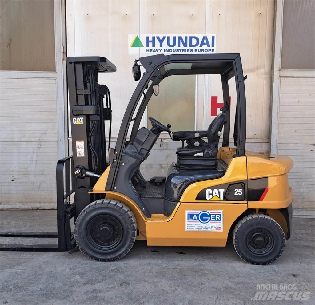 CAT DP25N Wózki Diesla