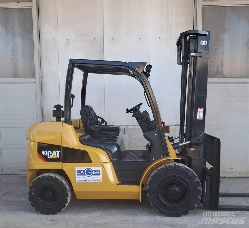 CAT DP40NT Wózki Diesla