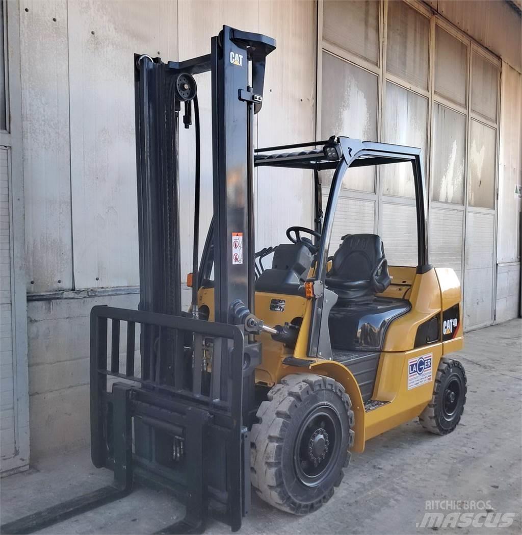 CAT DP40NT Wózki Diesla