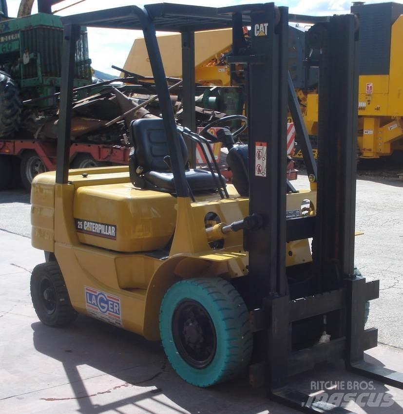 CAT GP25 Wózki LPG