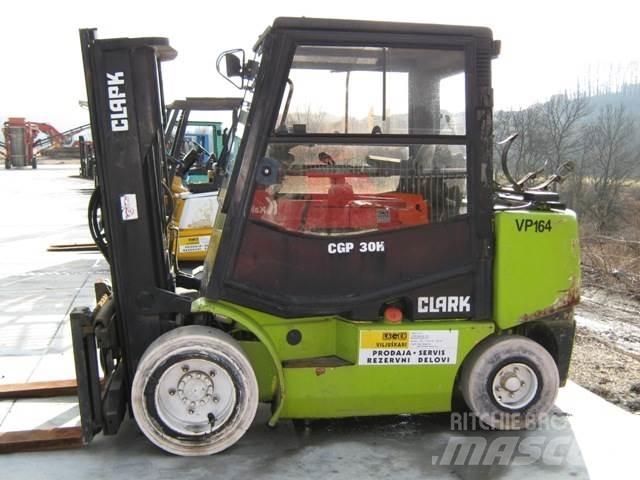 Clark CGP30 Wózki LPG