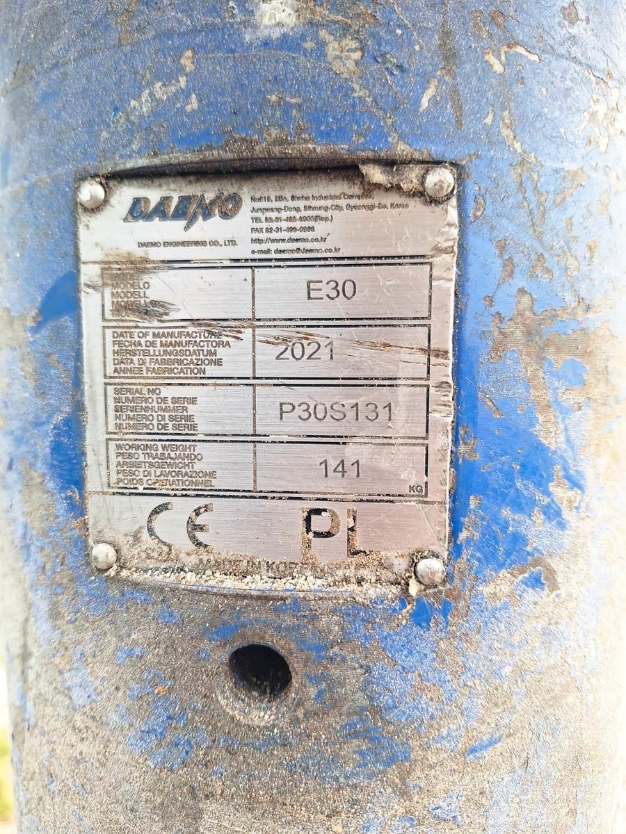 Daemo E30 Hydrauliczne młoty do palowania