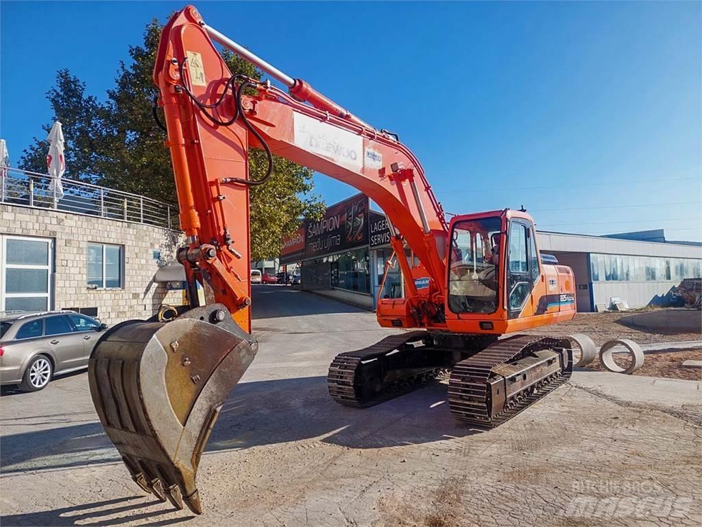 Doosan SOLAR 225NLC-V Koparki gąsienicowe