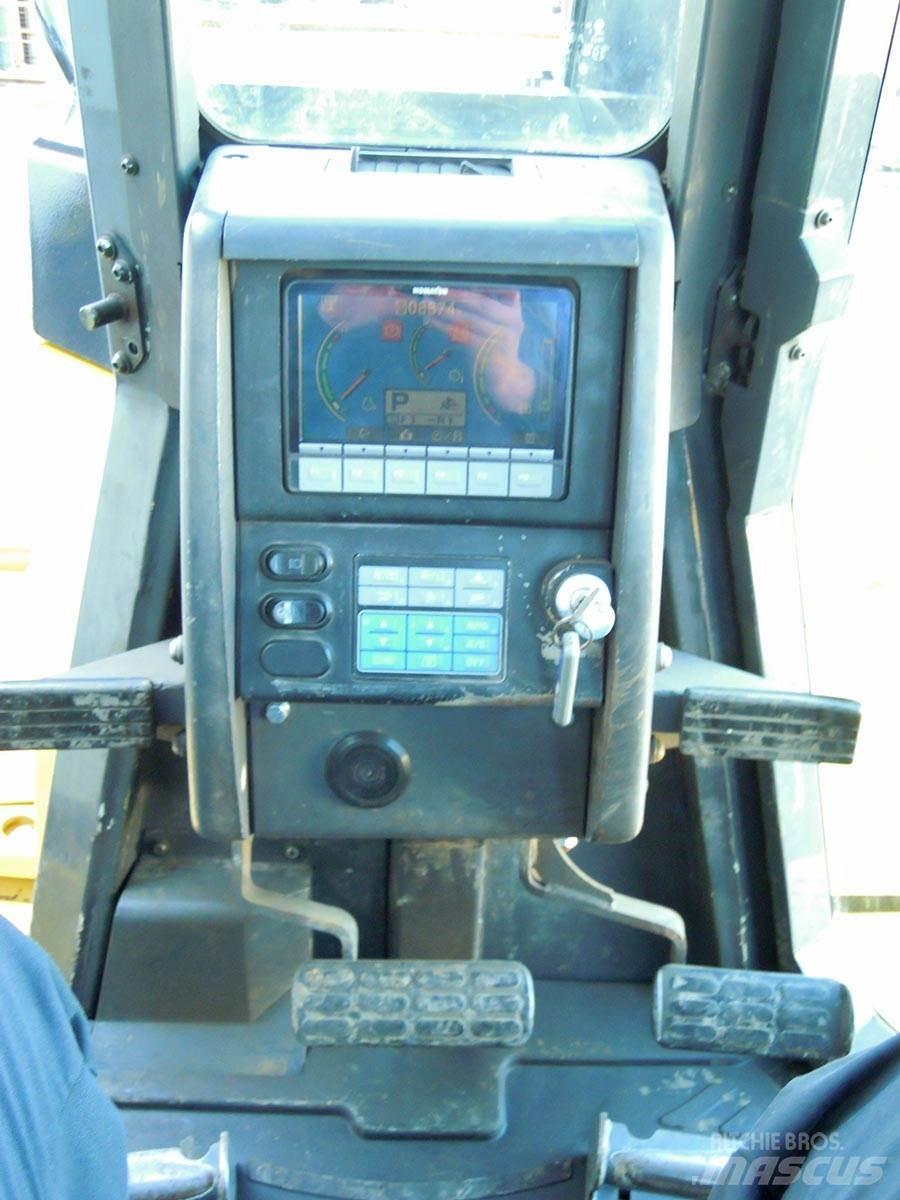 Komatsu D155AX-6 Spycharki gąsienicowe