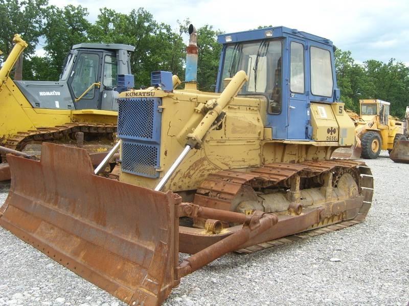 Komatsu D65E-8 Spycharki gąsienicowe