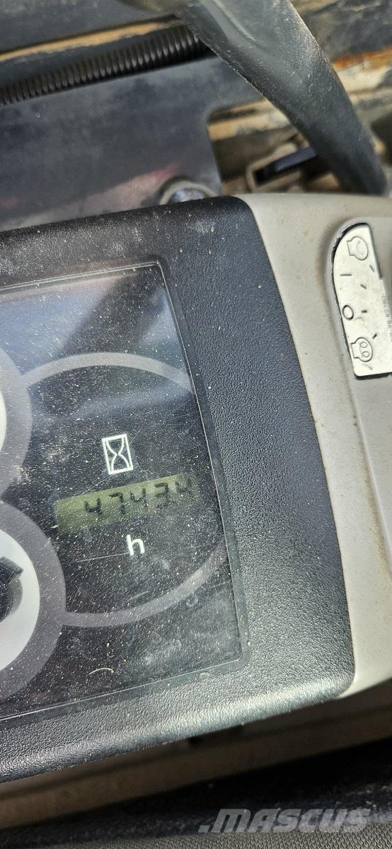 Komatsu PC26MR-3 Minikoparki