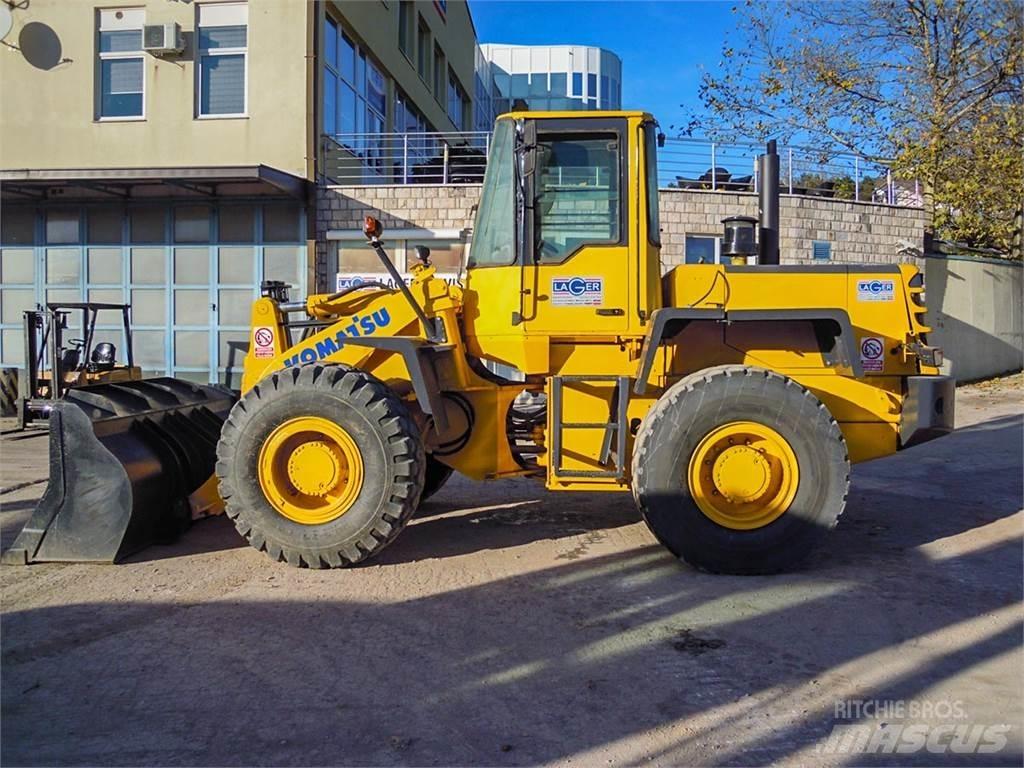 Komatsu WA270 Ładowarki kołowe