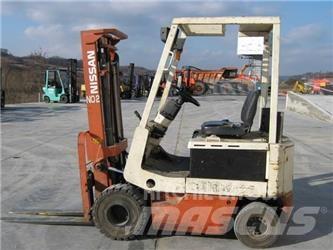 Nissan M01L15 Wózki elektryczne