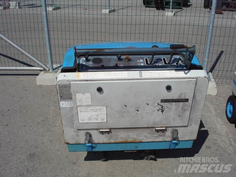 Toyota 4QBW9 Zamiatarki