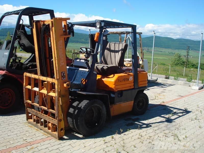 Toyota 80-5FDL25 Wózki Diesla