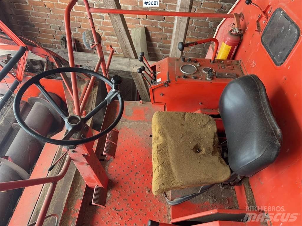 Deutz Fahr M900 Kombajny zbożowe