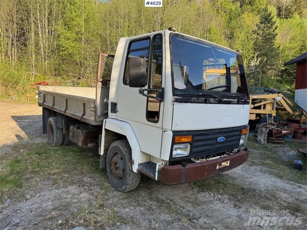 Ford Cargo 0813 Samochody ciężarowe ze skrzynią zamkniętą