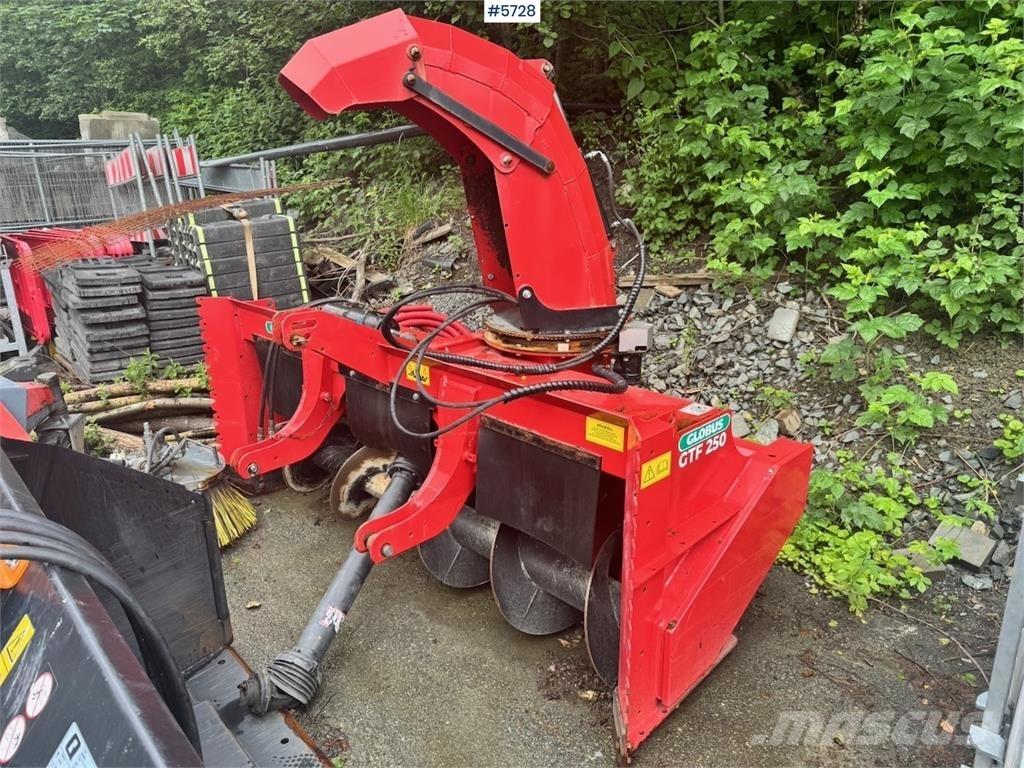 Globus GTF 250-19 Lemiesze i pługi śnieżne
