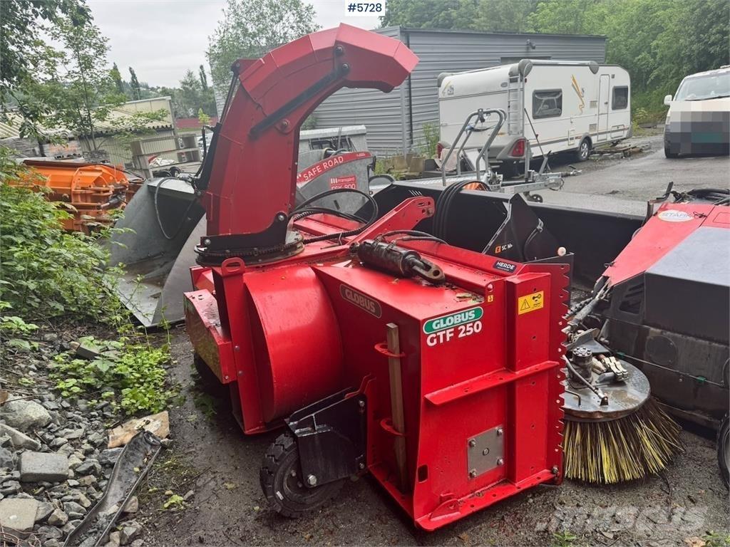 Globus GTF 250-19 Lemiesze i pługi śnieżne