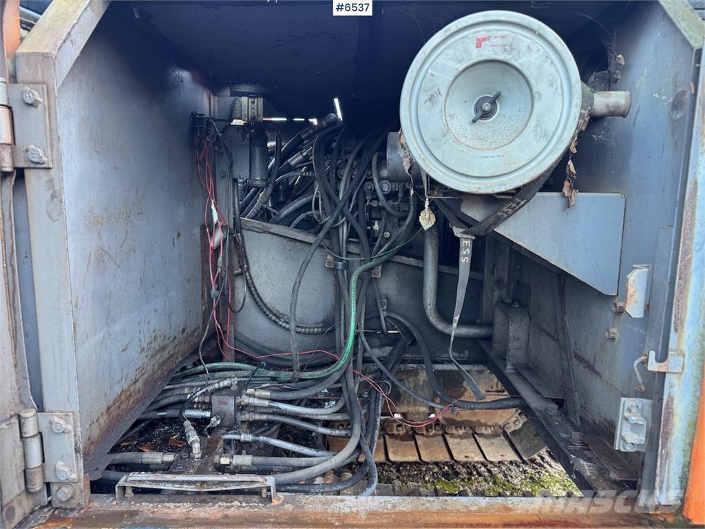 Hitachi EX 200-2. Koparki gąsienicowe